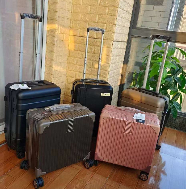 مجموعة أمتعة 3 أجزاء ABS أمتعة صلبة مع عجلات تدوير TSA قفل خفيف الوزن دائمة الأسرة مجموعة حقيبة سفر