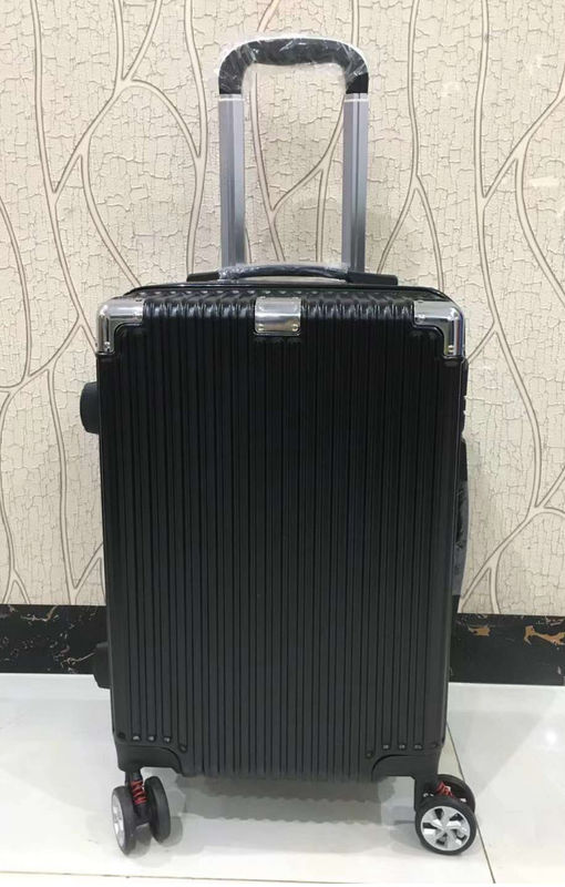 التصميم البسيط Abs Carry-On Trolley Spinner Caster حقائب السفر بالجملة مجموعة الأمتعة المصممة للسفر
